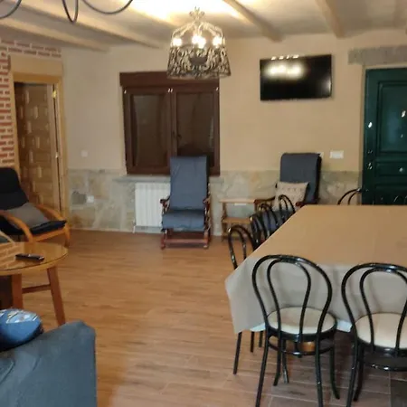 Banos De La Reina Con Piscina Climatizada Vega de Santa María