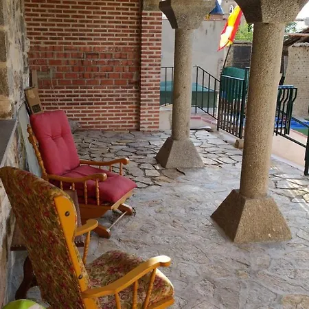 Banos De La Reina Con Piscina Climatizada