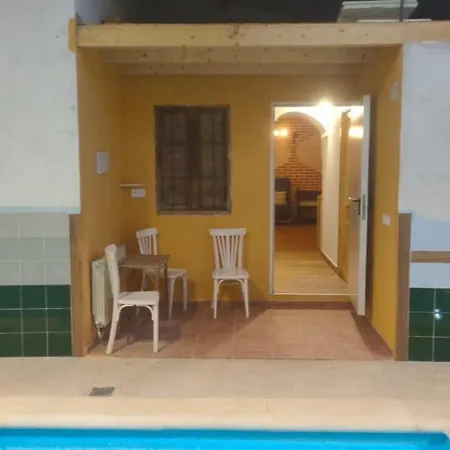 Banos De La Reina Con Piscina Climatizada بيت للعطل *