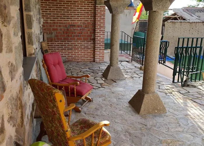 Banos De La Reina Con Piscina Climatizada