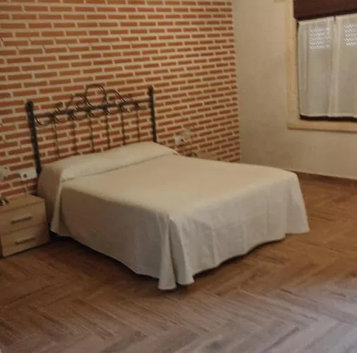 Banos De La Reina Con Piscina Climatizada 펜션 *