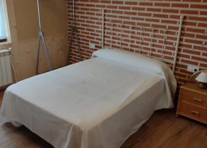 Banos De La Reina Con Piscina Climatizada 펜션 베가 드 산타 마리아