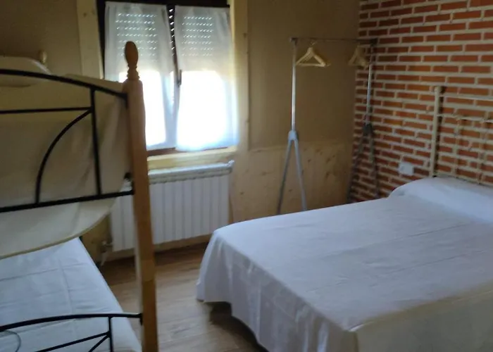 Banos De La Reina Con Piscina Climatizada 펜션 *