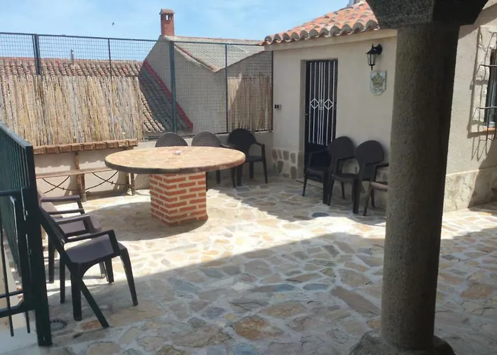 Banos De La Reina Con Piscina Climatizada