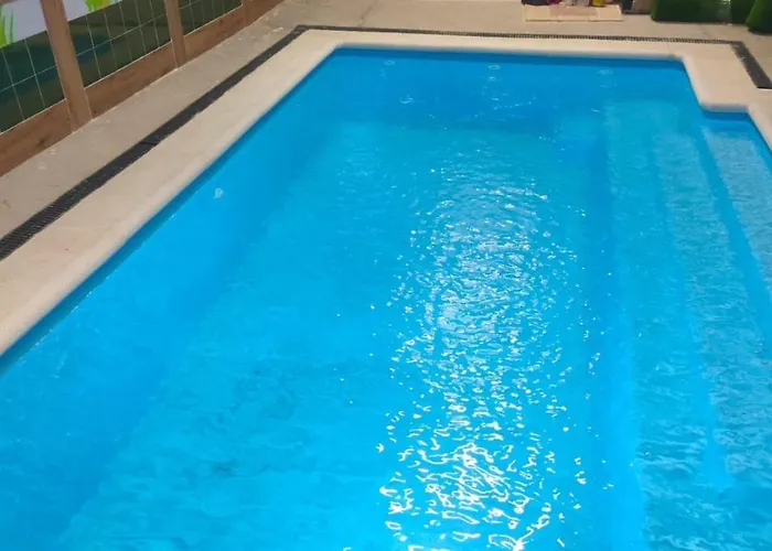 Banos De La Reina Con Piscina Climatizada *