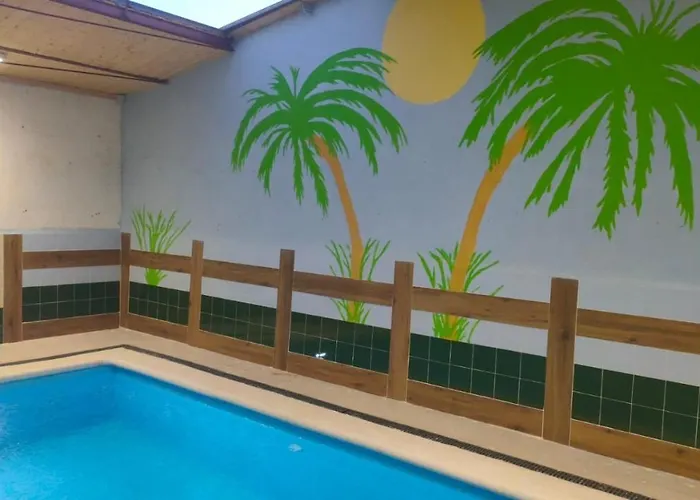 Banos De La Reina Con Piscina Climatizada 펜션 베가 드 산타 마리아