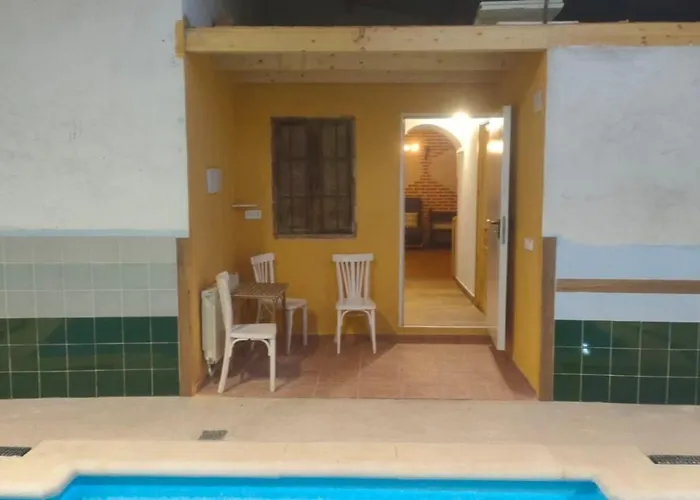 Banos De La Reina Con Piscina Climatizada 펜션 *